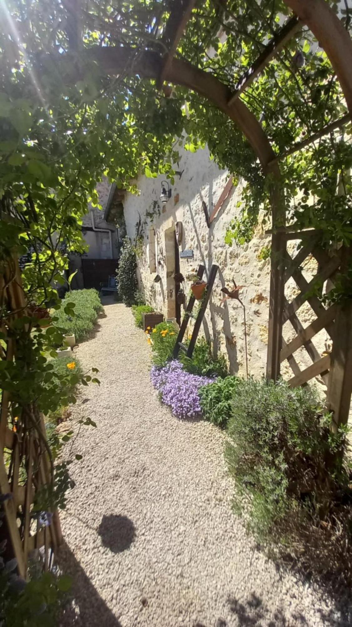 Lpc Dordogne Holidays - Le Petit Coin Lussas-et-Nontronneau Exterior photo
